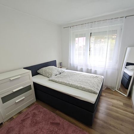 Fh-Naehe: Modernes Apt Mit Balkon Hof  Bagian luar foto