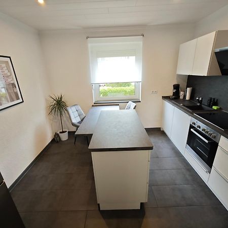 Fh-Naehe: Modernes Apt Mit Balkon Hof  Bagian luar foto