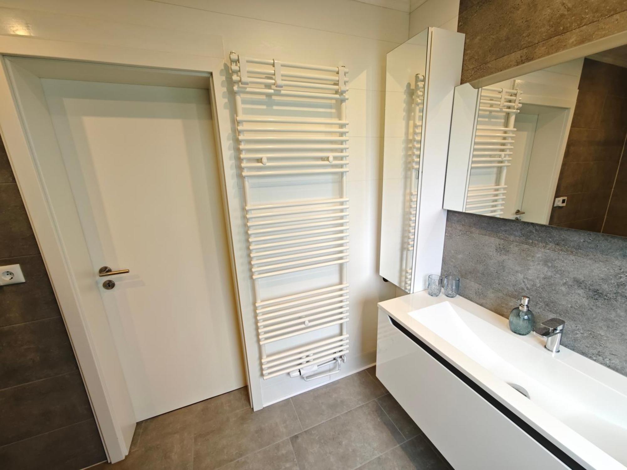 Fh-Naehe: Modernes Apt Mit Balkon Hof  Bagian luar foto