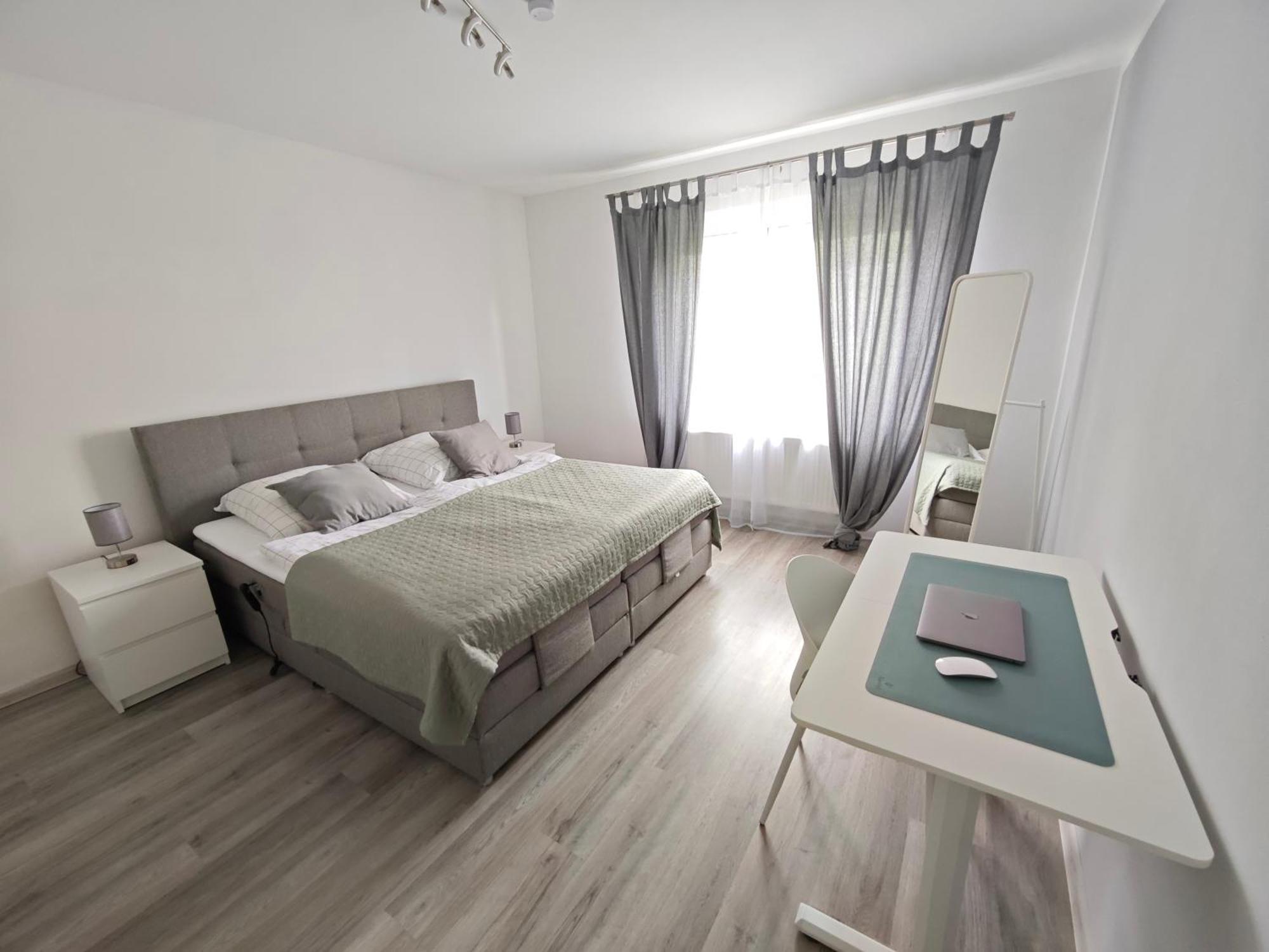 Fh-Naehe: Modernes Apt Mit Balkon Hof  Bagian luar foto