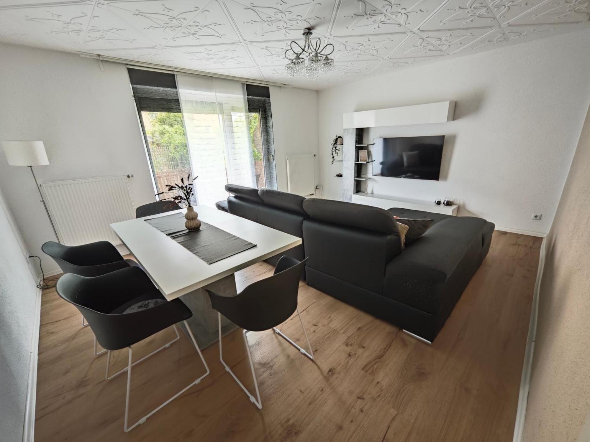 Fh-Naehe: Modernes Apt Mit Balkon Hof  Bagian luar foto